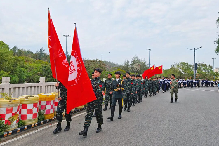 �廳�������ң����к�ɫ���� | ��У��֯��չ�����ڼ�ɨ��ɫ�����