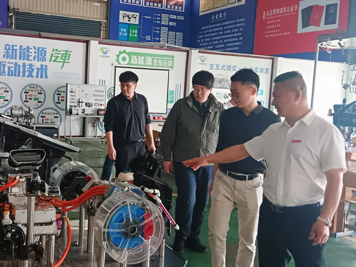 ��Ͽ�ǽ��쵼ݰ����Уָ������ ��̽У�������·��